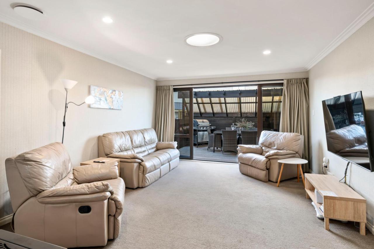 Taupo Escape - Rainbow Point Holiday Home Ngoại thất bức ảnh