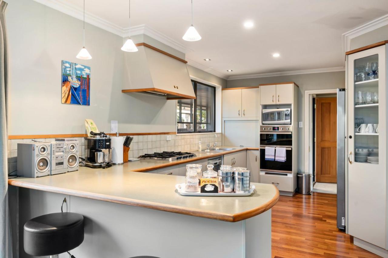 Taupo Escape - Rainbow Point Holiday Home Ngoại thất bức ảnh