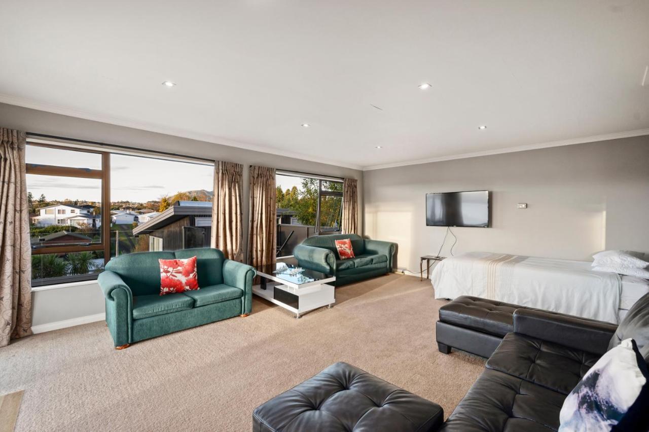 Taupo Escape - Rainbow Point Holiday Home Ngoại thất bức ảnh
